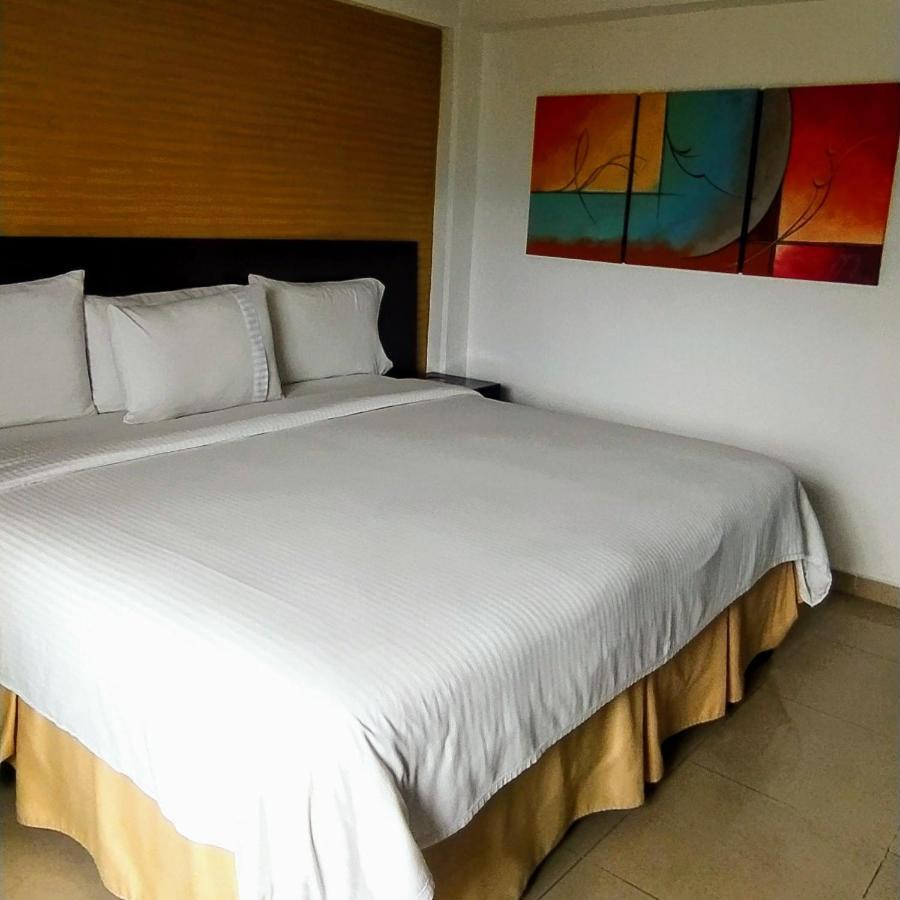 Hotel Tangara Dosquebradas ภายนอก รูปภาพ