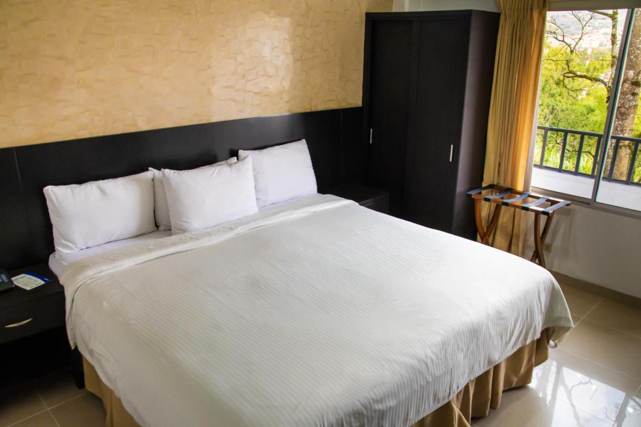 Hotel Tangara Dosquebradas ภายนอก รูปภาพ