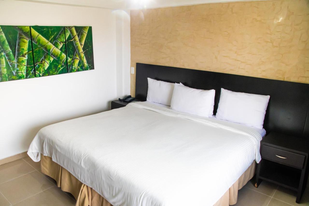 Hotel Tangara Dosquebradas ภายนอก รูปภาพ