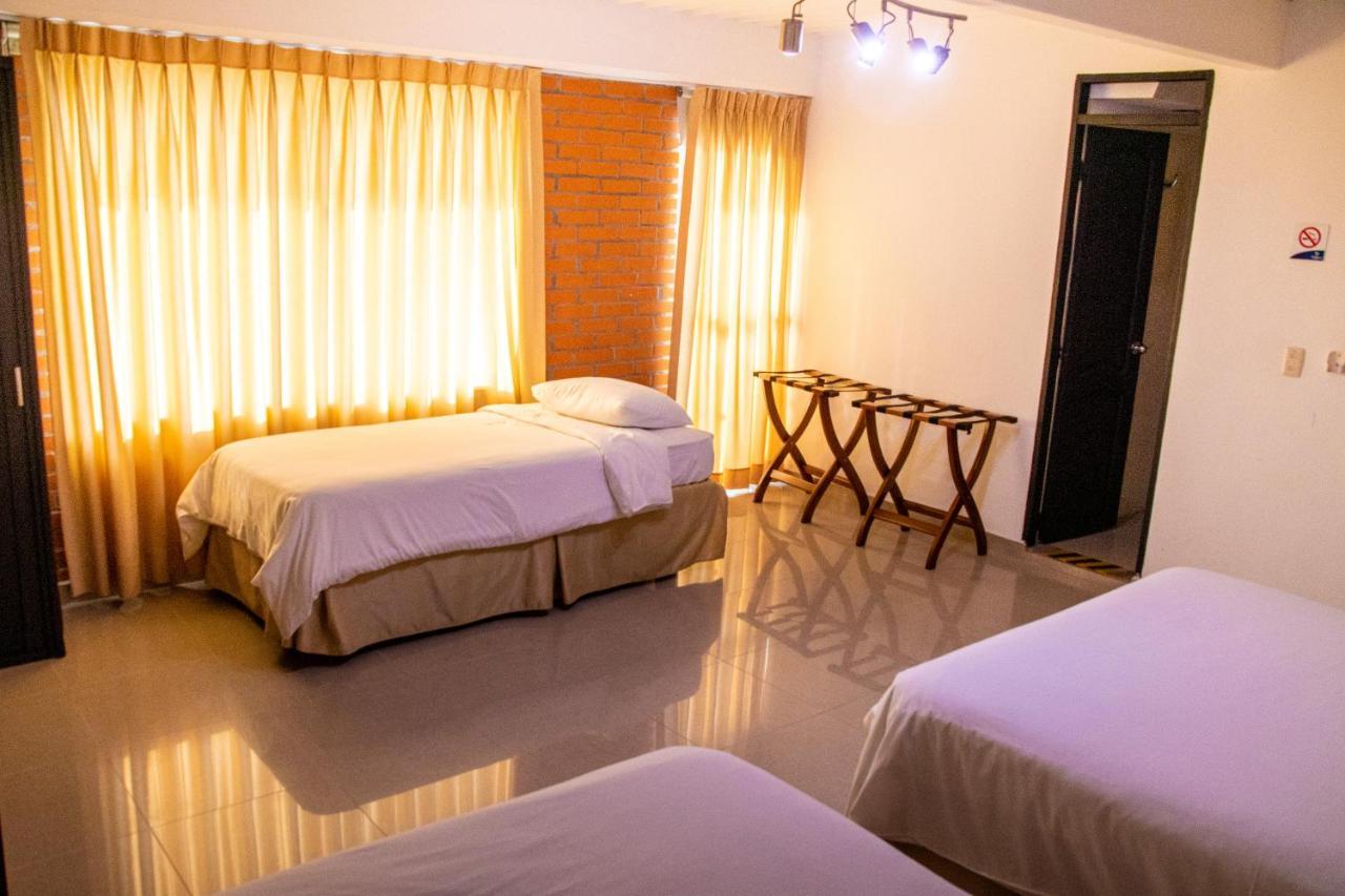 Hotel Tangara Dosquebradas ภายนอก รูปภาพ